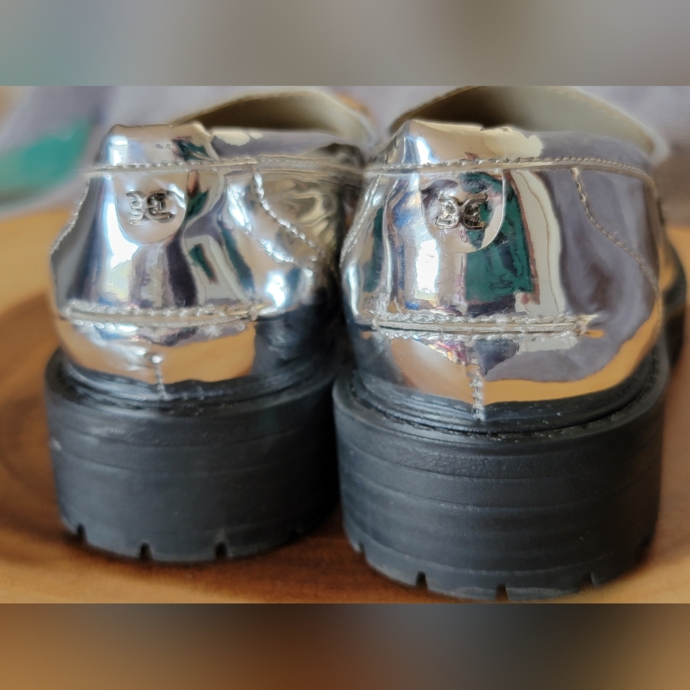 Sam Edelman Kids Sz 2 Teo Platform Metallic Silver Loafers with Gold Chain - Picture 10 of 16